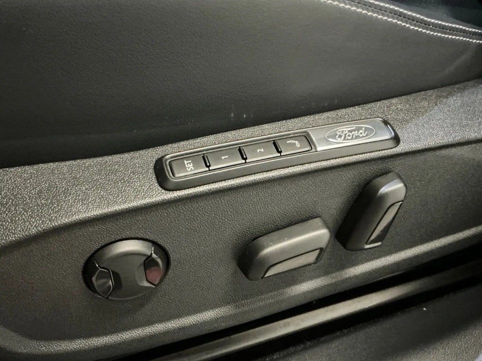 Ford Explorer 82 Premium Extended Range 5d