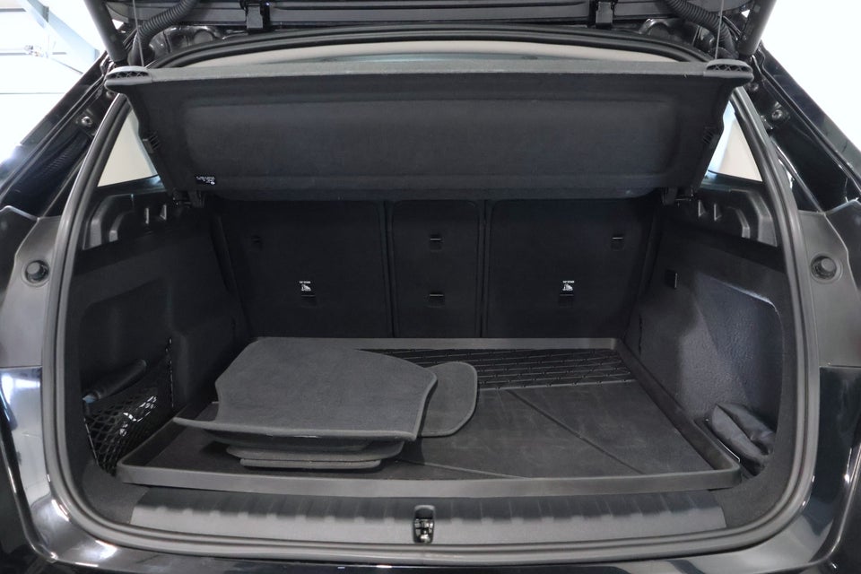BMW iX1 eDrive20 X-Line 5d