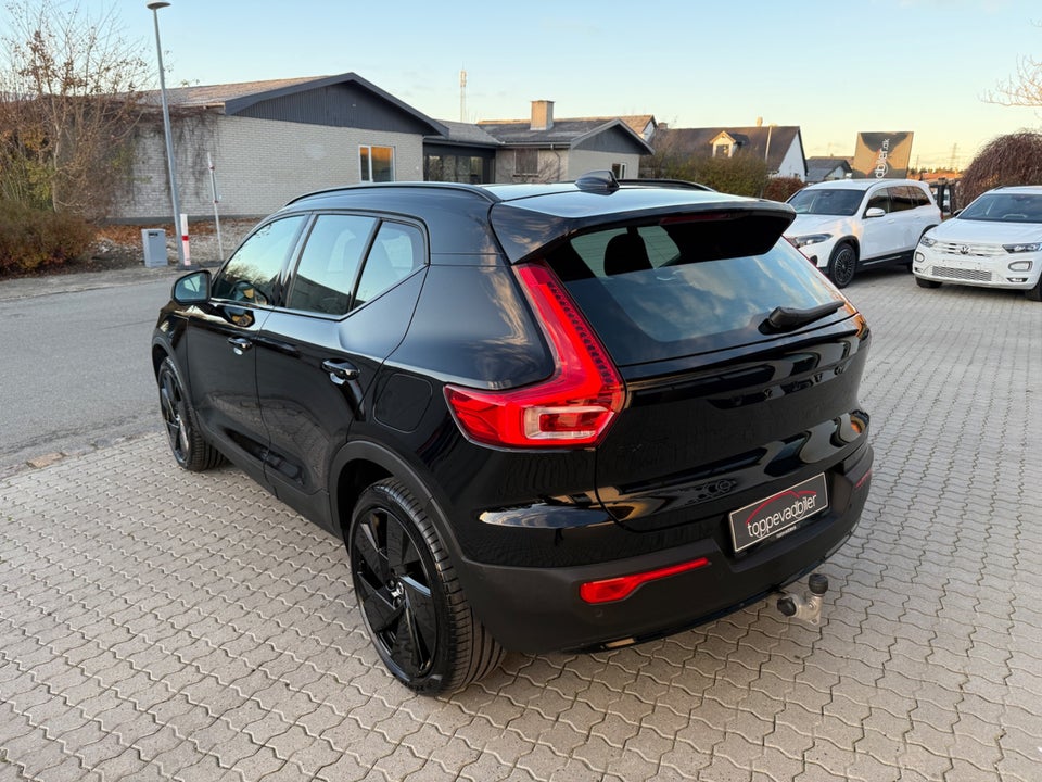 Volvo EX40 Extended Range Black Edition 5d