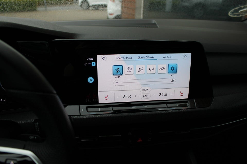 VW Golf VIII 1,4 GTE DSG 5d
