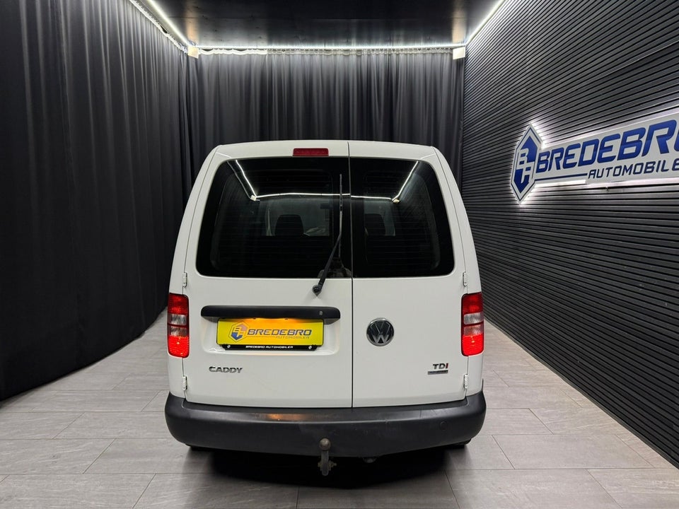 VW Caddy 1,6 TDi 102 BMT Van 5d