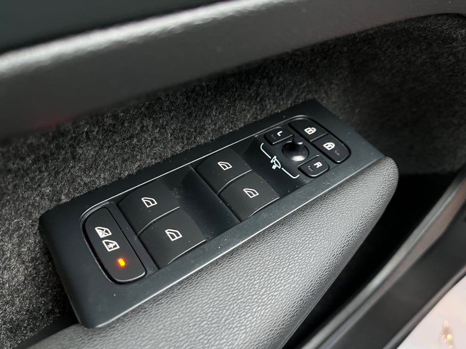 Volvo XC40 P6 ReCharge Core 5d