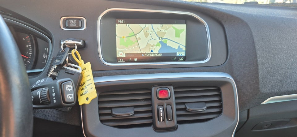 Volvo V40 2,0 D4 190 Momentum 5d