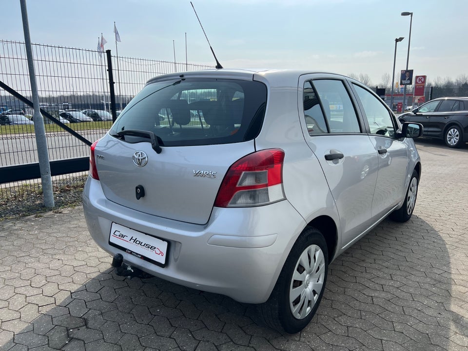 Toyota Yaris 1,0 TX 5d