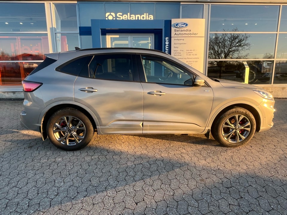 Ford Kuga 2,5 PHEV ST-Line X CVT 5d