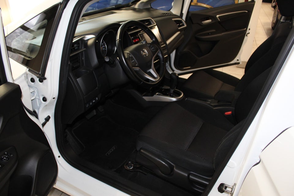 Honda Jazz 1,3 i-VTEC Elegance CVT 5d