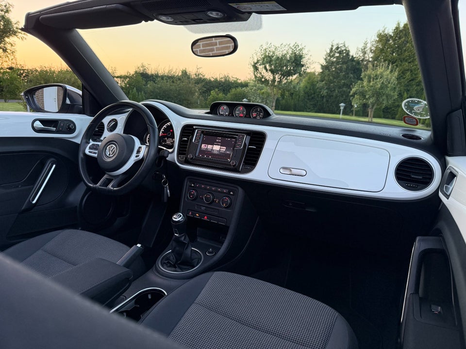 VW The Beetle 1,2 TSi 105 Design Cabriolet 2d