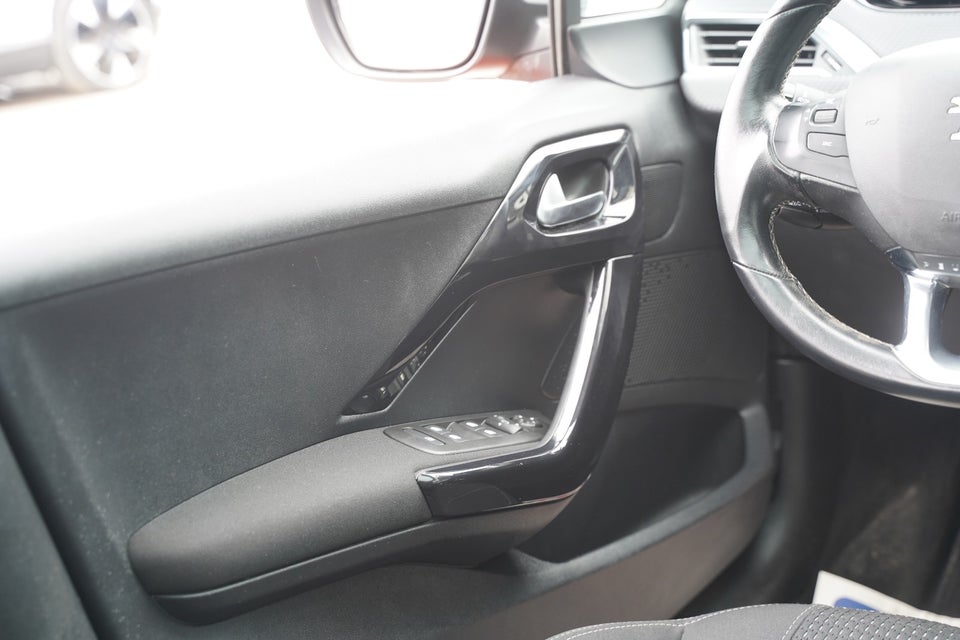 Peugeot 208 1,6 BlueHDi 100 Allure Sky 5d