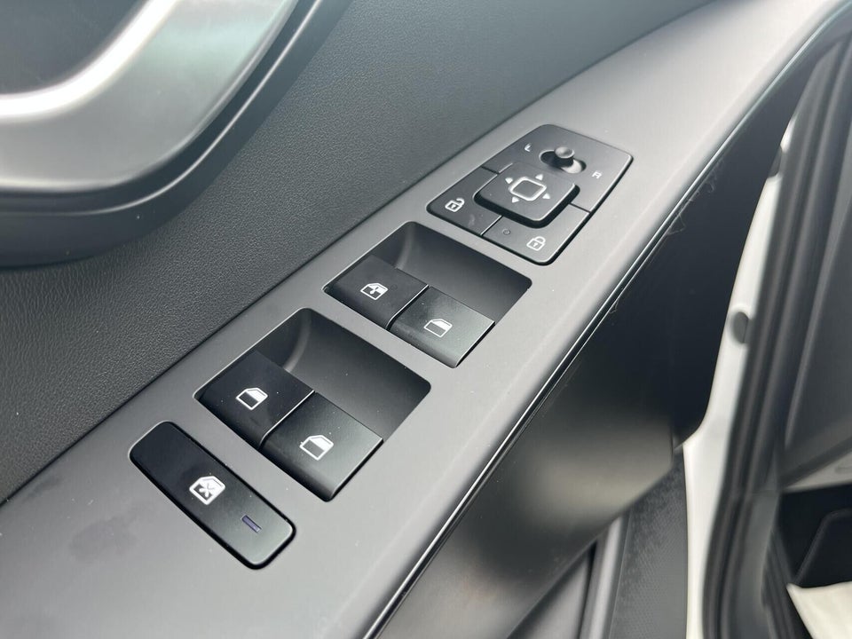 Kia Niro 64 EV Access 5d