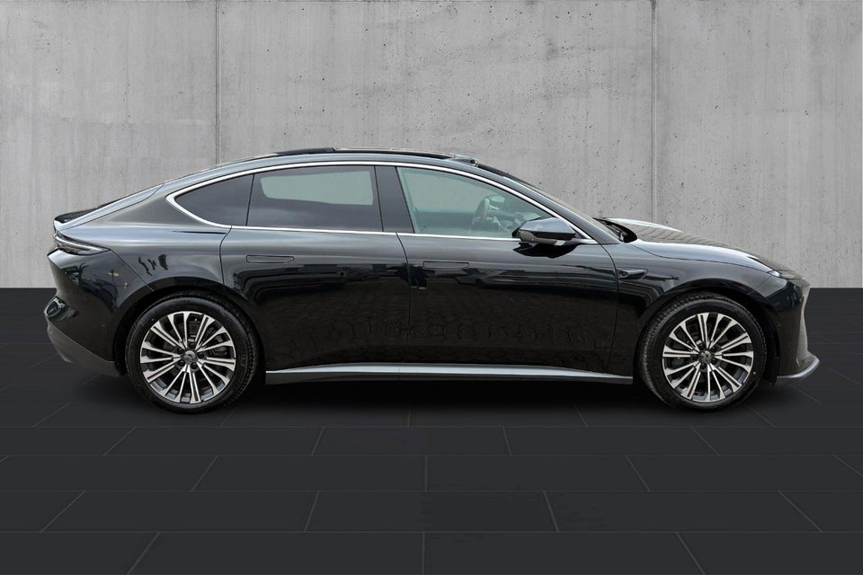 NIO ET5 75 Standard Range 4d