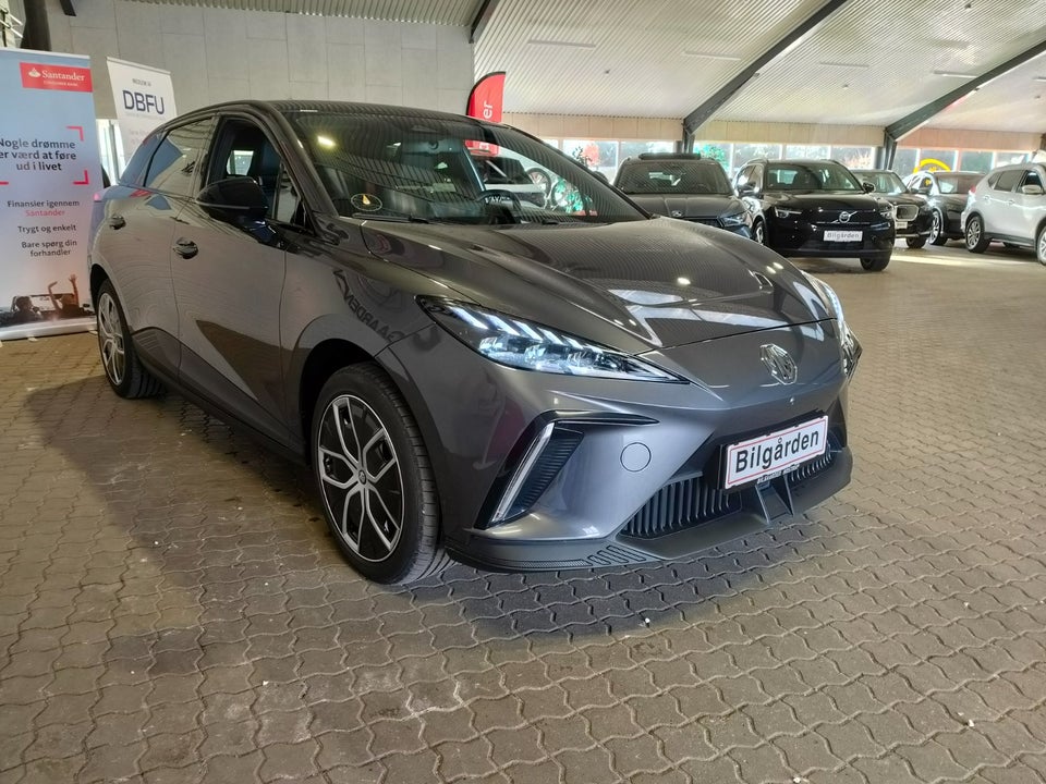 MG 4 77 Luxury Extended Range 5d