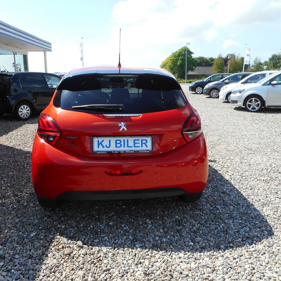 Peugeot 208 1,6 BlueHDi 100 Allure Sky 5d