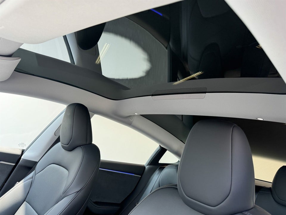 Tesla Model 3 Long Range AWD 4d
