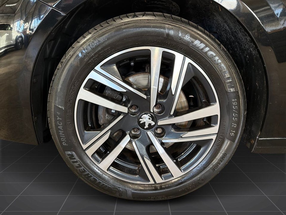 Peugeot 208 1,2 PureTech 100 Evolution 5d