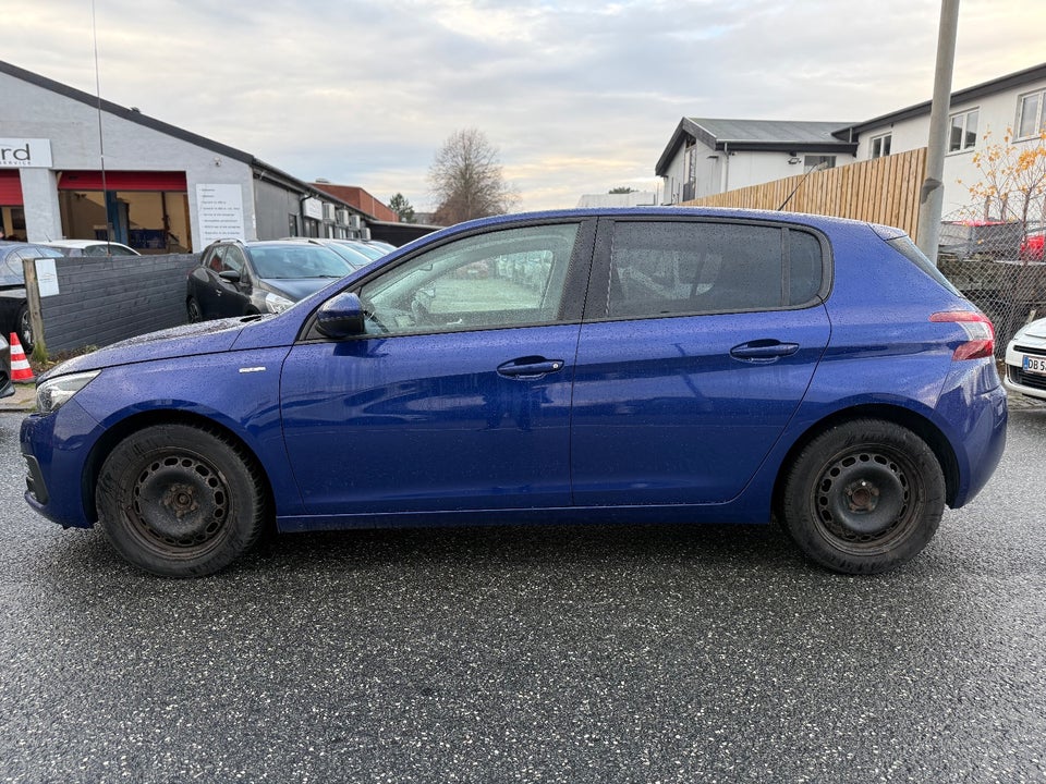 Peugeot 308 1,5 BlueHDi 130 Style 5d