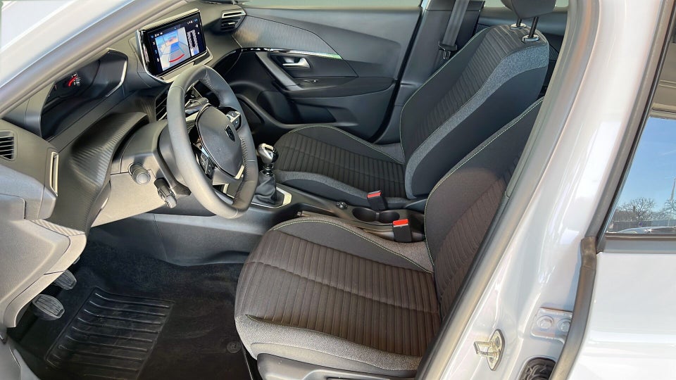 Peugeot 2008 1,2 PureTech 100 Triumph 5d