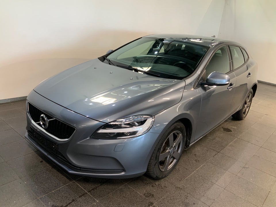 Volvo V40 2,0 D2 120 Momentum 5d