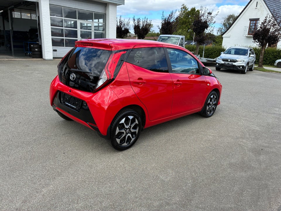 Toyota Aygo 1,0 VVT-i x-press 5d