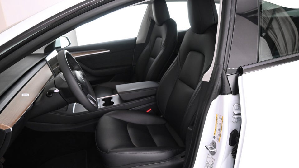 Tesla Model 3 Long Range AWD 4d