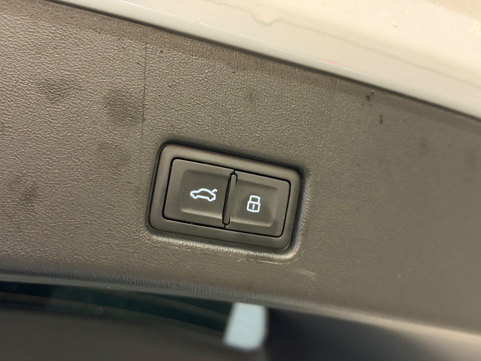 Audi Q4 e-tron 40 S-line Sportback 5d