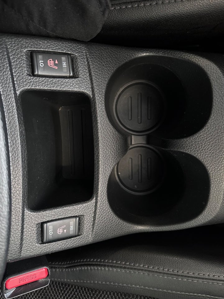 Nissan Qashqai 1,6 Dig-T 163 Tekna 5d