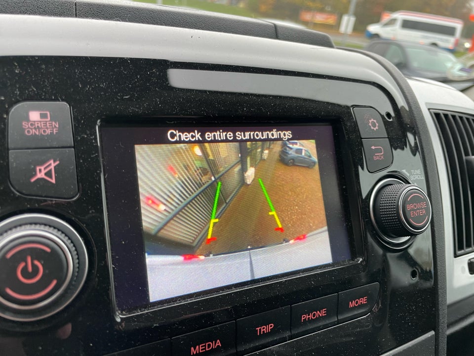 Peugeot Boxer 335 2,2 BlueHDi 140 L3H2 Premium