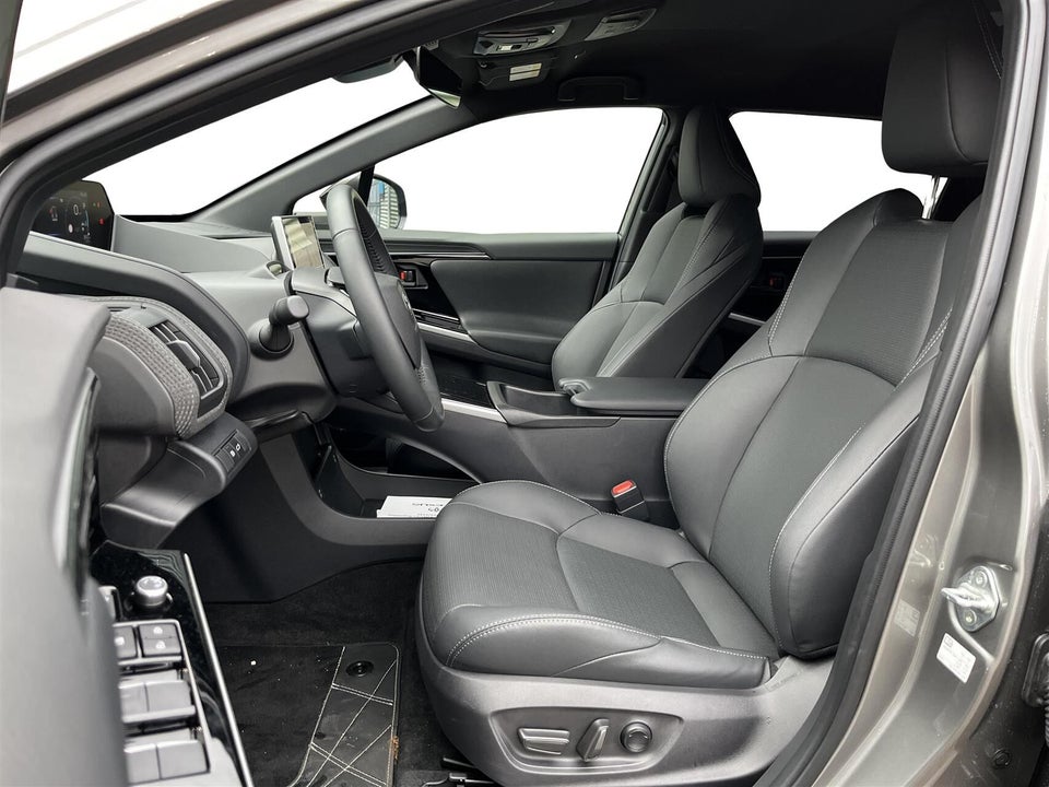 Toyota bZ4X Executive 5d