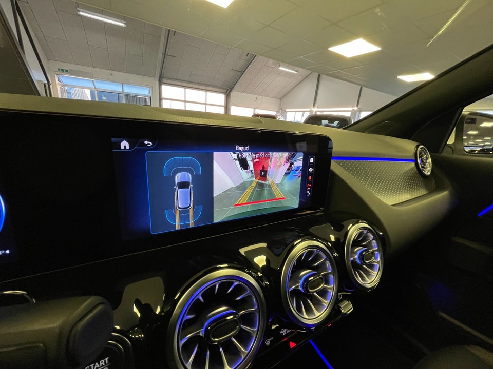 Mercedes EQA300 Progressive 4Matic 5d