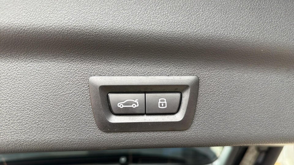 BMW iX1 xDrive30 X-Line 5d