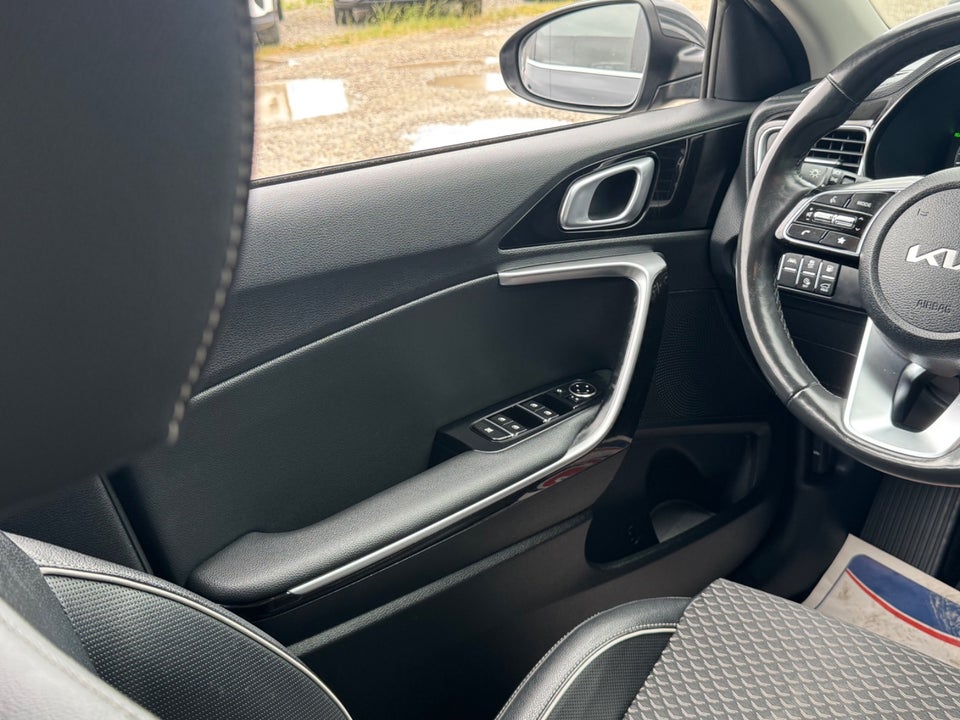 Kia Ceed 1,6 PHEV Upgrade Premium SW DCT 5d