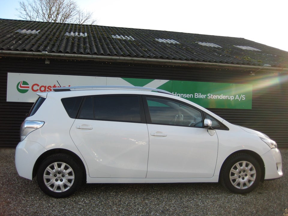 Toyota Sportsvan 1,6 VVT-i T1 Van 5d