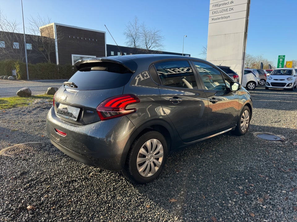 Peugeot 208 1,6 BlueHDi 100 Sky Winter Edition 5d