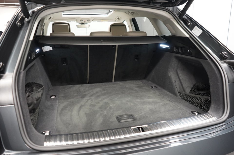 Audi Q8 e-tron 55 Prestige quattro 5d