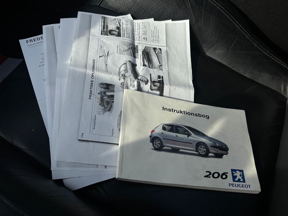 Peugeot 206 2,0 16V CC 2d