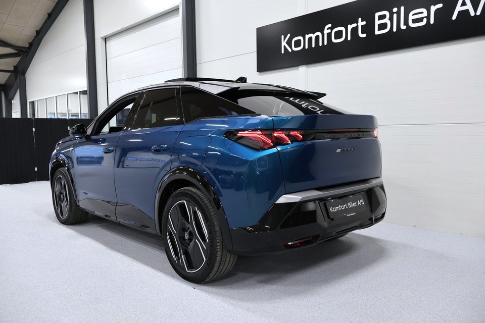 Peugeot e-3008 77 GT 5d