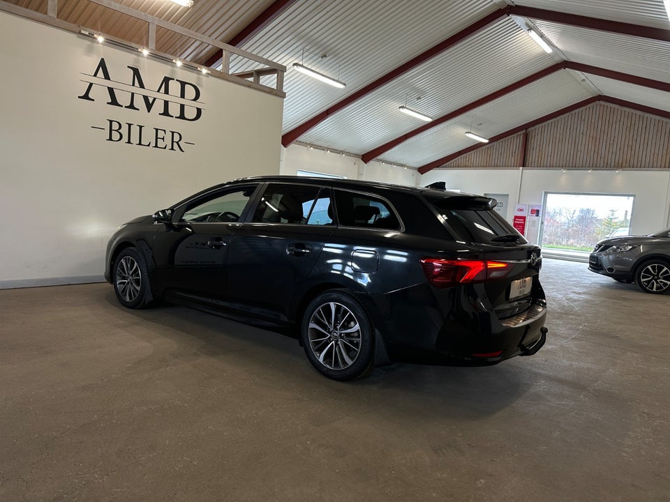 Toyota Avensis 1,8 VVT-i T2 Premium Touring Sports MDS 5d