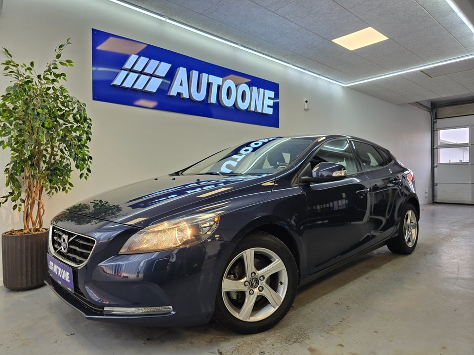 Volvo V40 1,6 D2 115 Kinetic 5d