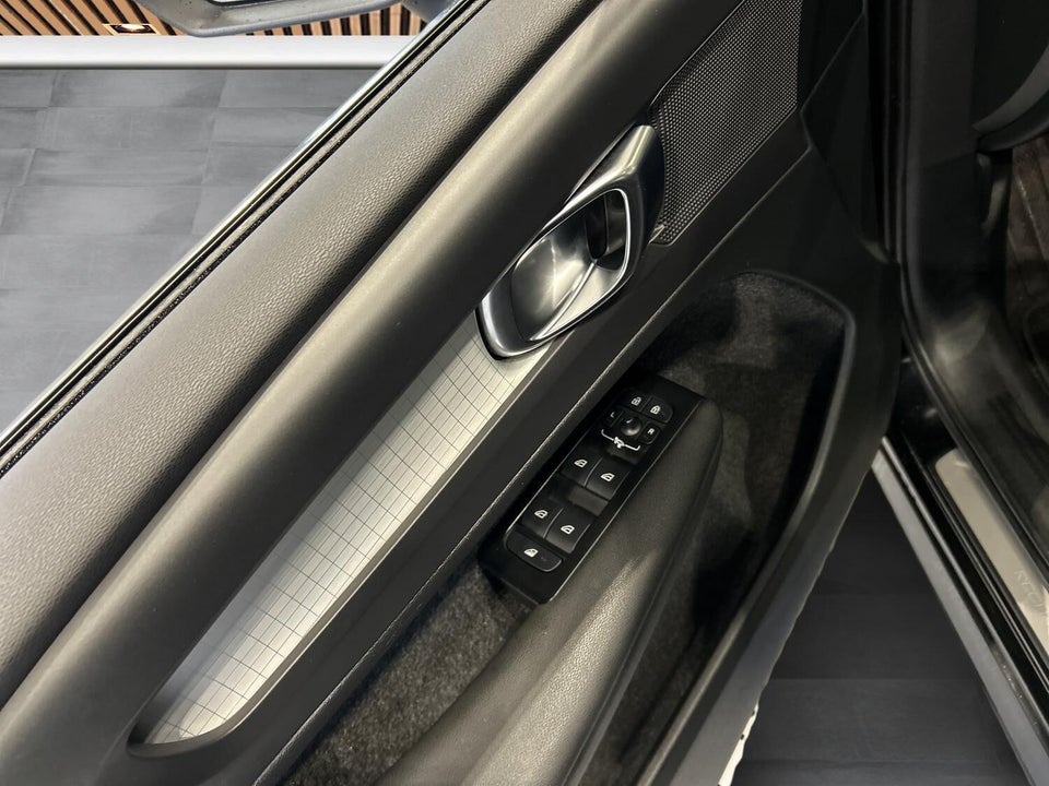 Volvo XC40 1,5 T4 ReCharge Inscription X aut. 5d