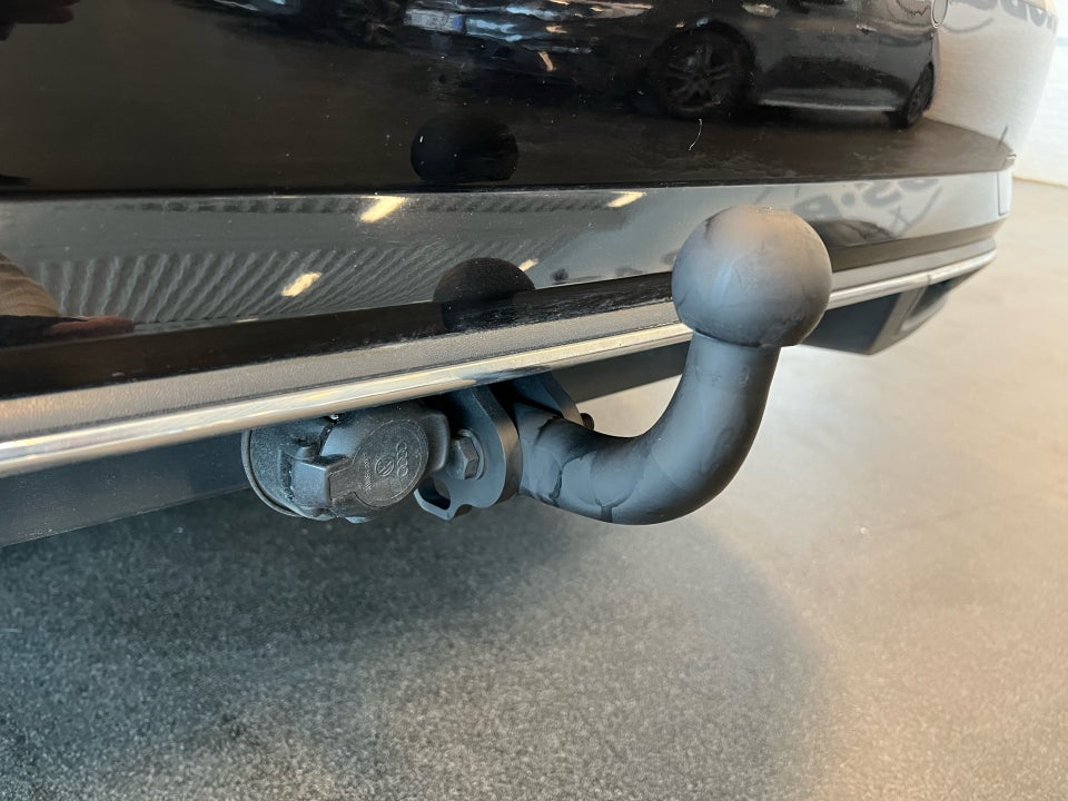 VW Golf VII 1,6 TDi 115 Comfortline Connect Variant 5d