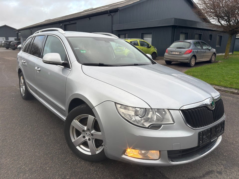 Skoda Superb 2,0 TDi 170 Elegance Combi DSG Van 5d