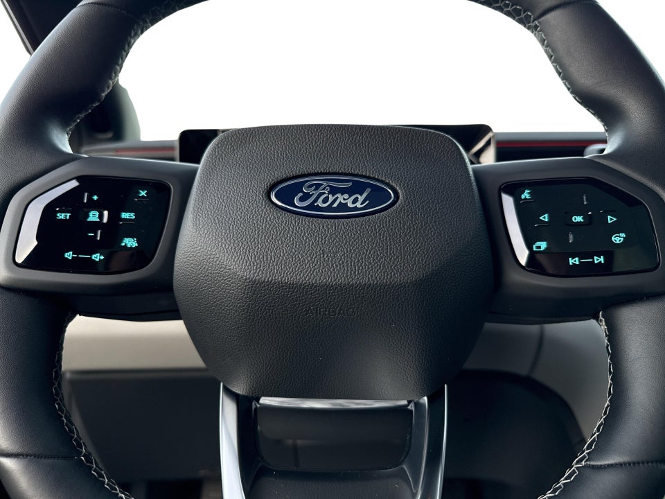 Ford Explorer 84 Premium Extended Range AWD 5d