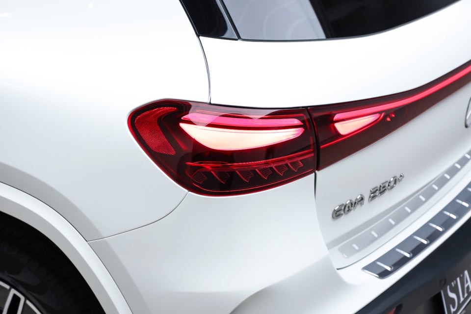 Mercedes EQA250+ AMG Advance 5d