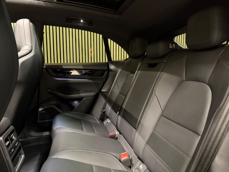 Porsche Macan 4 5d