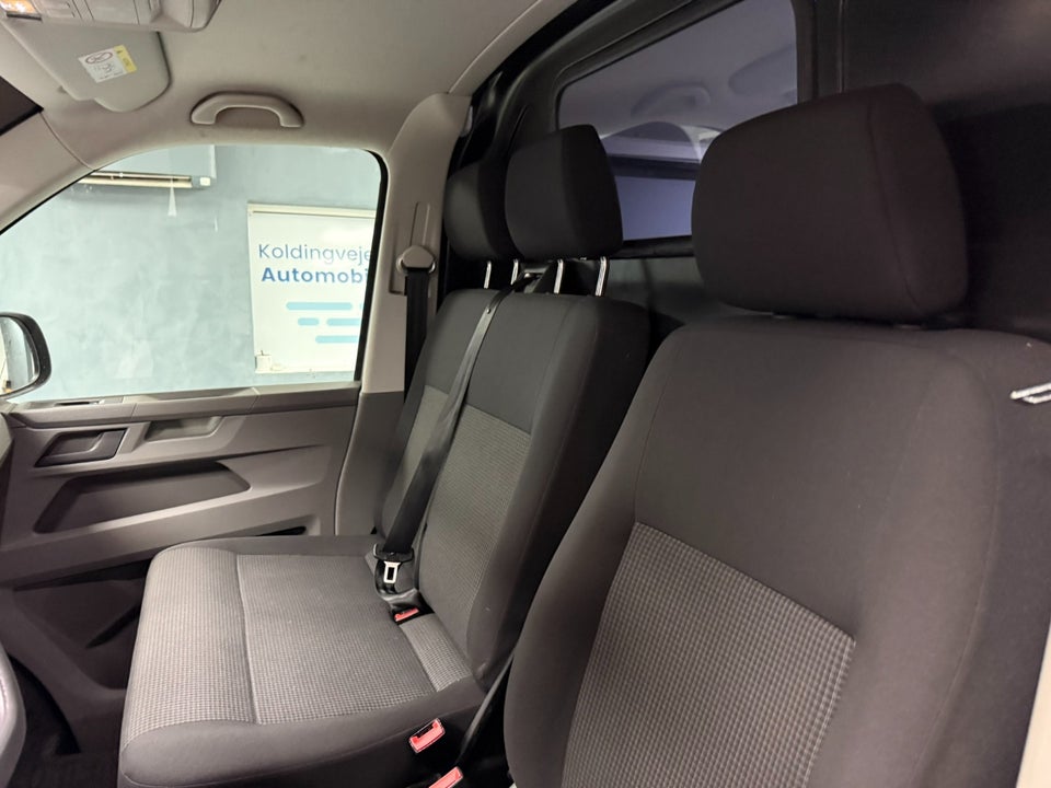 VW Transporter 2,0 TDi 110 Kassevogn lang