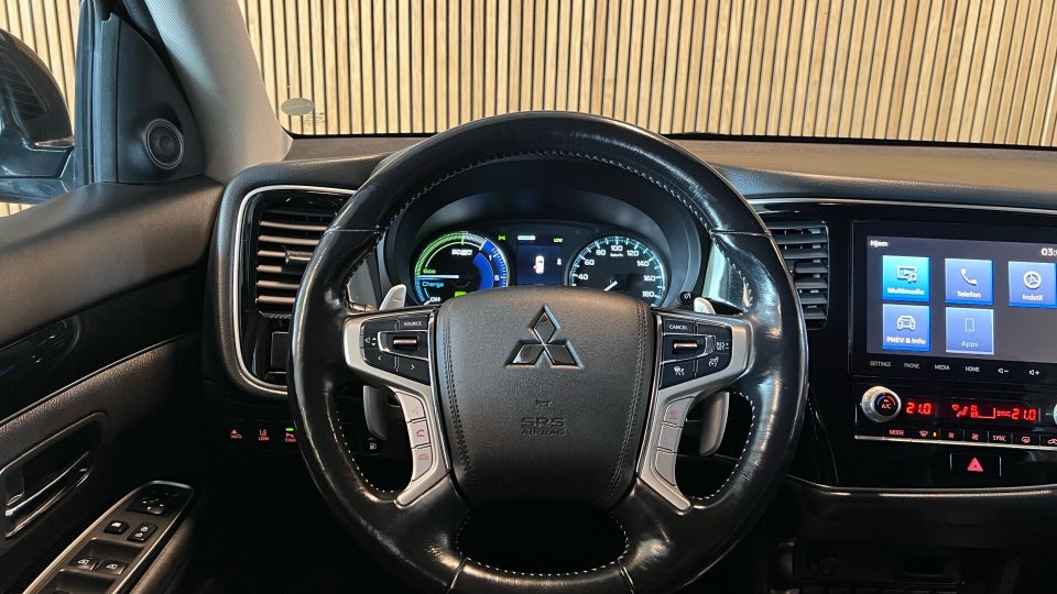 Mitsubishi Outlander 2,4 PHEV Limited CVT 4WD 5d