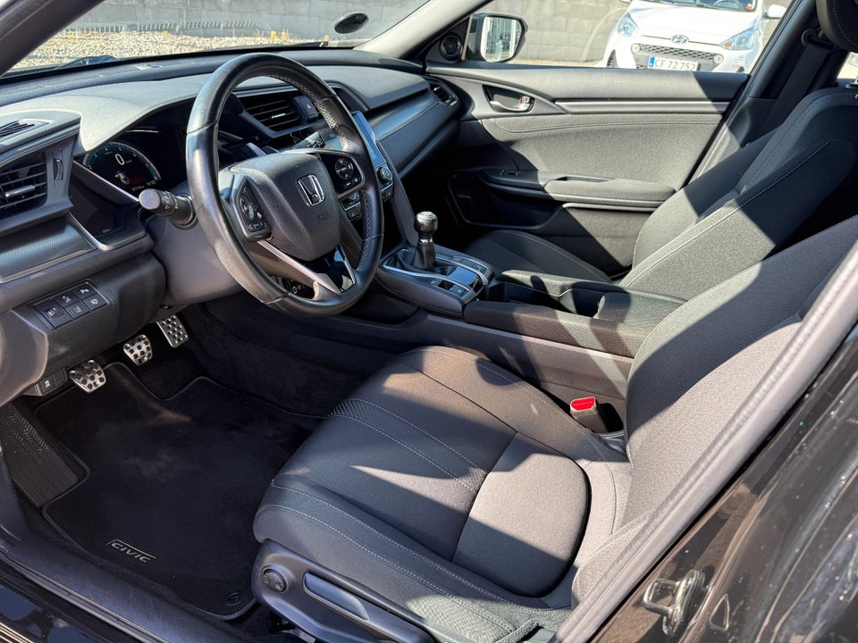 Honda Civic 1,0 VTEC Turbo Elegance 5d