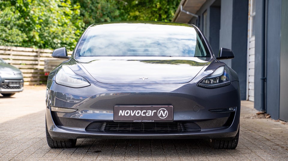 Tesla Model 3 Long Range AWD 4d