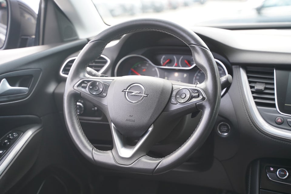 Opel Grandland X 1,6 Hybrid Ultimate aut. 5d