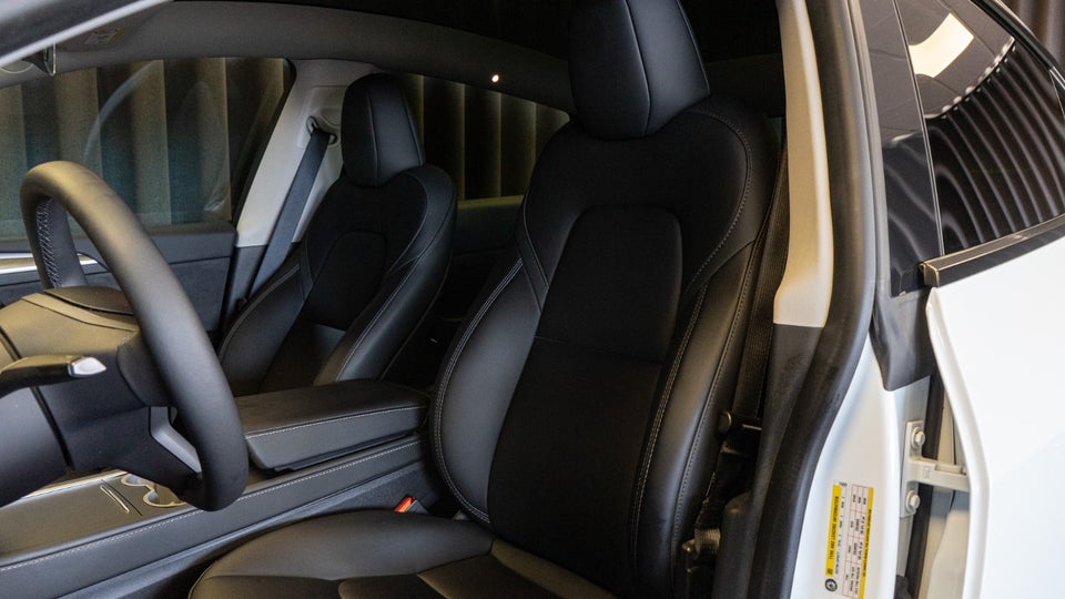 Tesla Model Y RWD 5d
