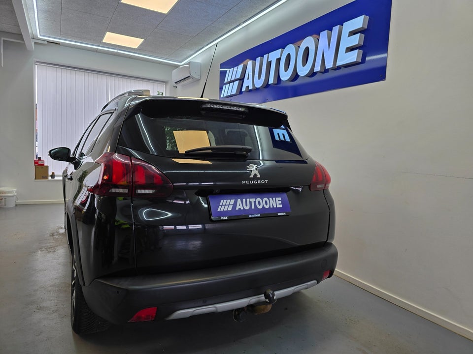 Peugeot 2008 1,2 e-THP 110 Desire Sky 5d